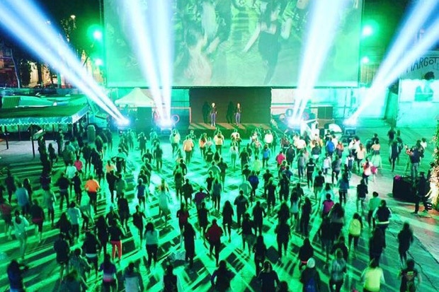 Renta de equipo de video para eventos, Proyección de video para eventos empresariales, Equipo audiovisual para ferias y exposiciones, Renta de pantallas para conciertos, Video para eventos híbridos o virtuales, Vídeo para summits y congresos, Renta de equipo audiovisual para summits congresos y capacitaciones corporativas.
