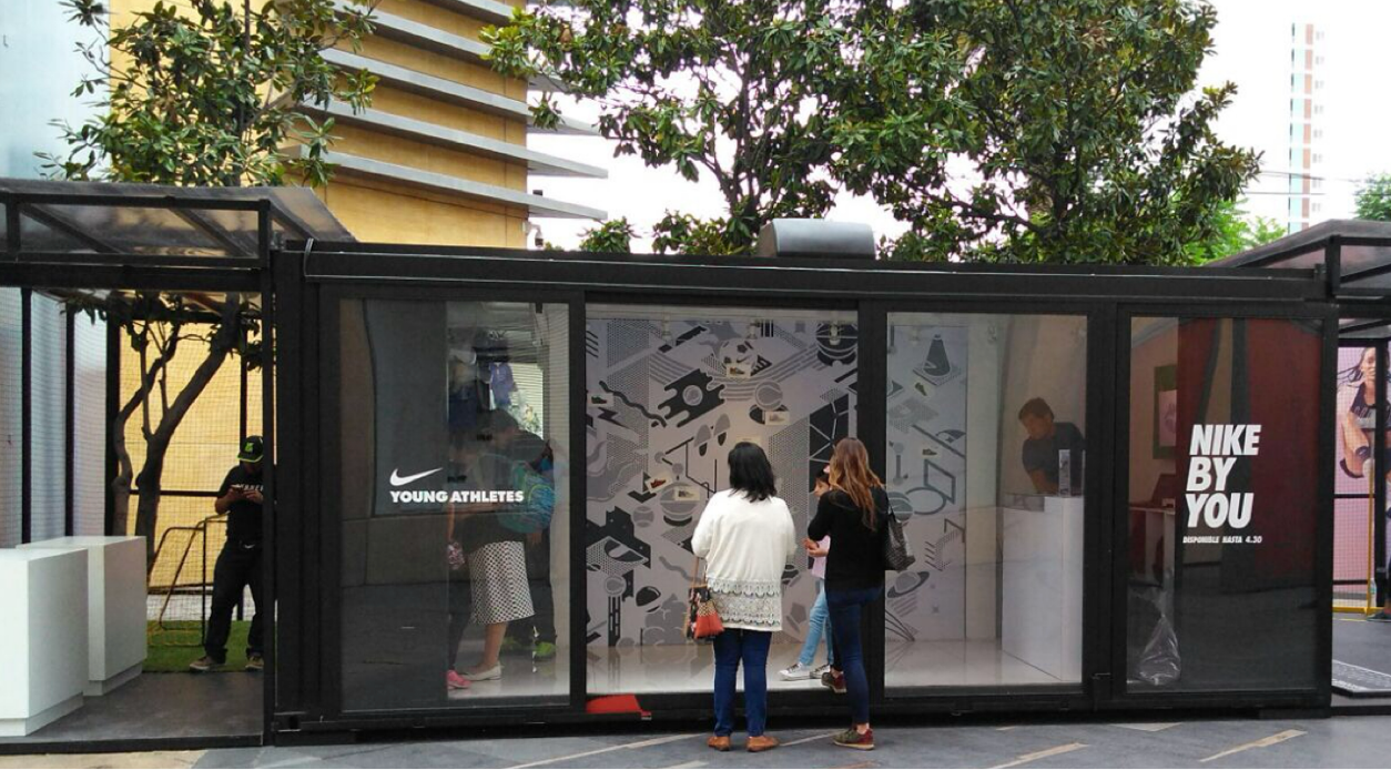 Modificación de contenedores con diseño comercial CDMX, Adecuación de contenedores para tiendas y eventos en CDMX, Contenedores modificados para proyectos comerciales CDMX, Diseño comercial de contenedores para marcas en Ciudad de México, Transformación de contenedores en espacios comerciales CDMX, Adecuación y diseño de contenedores marítimos en comerciales en CDMX, Transformación de contenedores para stand en Ciudad de México, Fabricación de stands con contenedores marítimos reciclados.