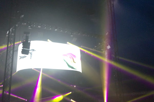Renta de trusses, iluminación y audio en CDMX, Montaje de estructuras MKS y producción técnica, Renta de trusses para pantallas, iluminación y escenarios.