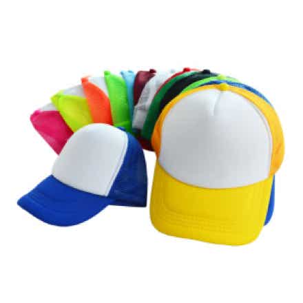 proceso mediante el cual se transfieren diseños, logotipos, imágenes o textos a gorras utilizando la técnica de sublimación. Este método es ideal para crear gorras únicas y de alta calidad para promociones, eventos, equipos deportivos o uso personal. La personalización de gorras mediante sublimación es una opción versátil y creativa para negocios de personalización o proyectos personales. El resultado es un producto único, funcional y atractivo.