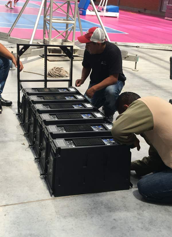 Renta de equipo audiovisual completo para eventos, Producción de video, audio e iluminación para eventos, Renta de equipo de video y sonido profesional.